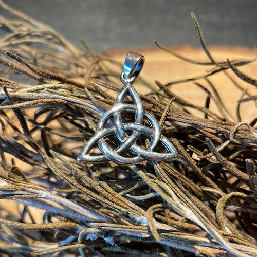 Celtic Triquetra Pendant - Sterling Silver - Witch Chest