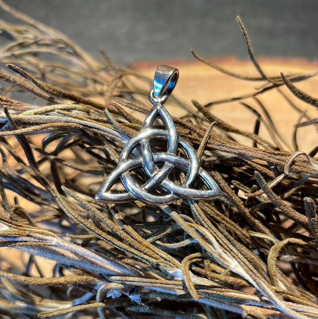 Celtic Triquetra Pendant - Sterling Silver - Witch Chest